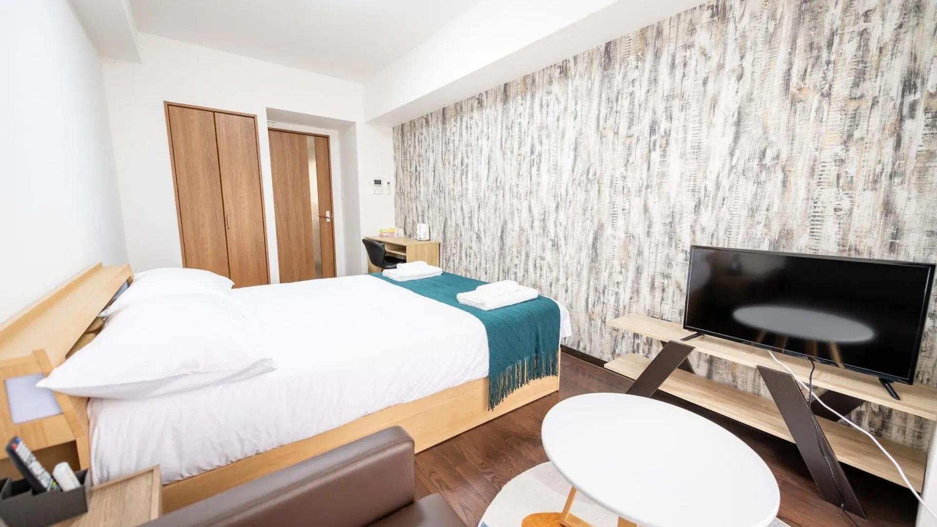Osaka Ue Hotel 优宜民宿 0*,  日本